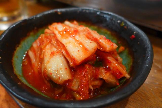 画像: 本格キムチも食欲をそそります