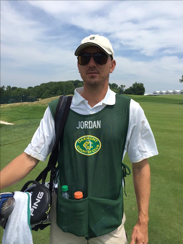 画像: キャディのJORDANさん。なんかカッコイイ