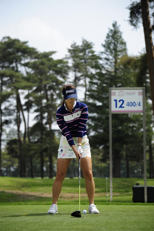 画像1: ベタ足が強さの秘密! キム・ハヌルのドライバー【勝者のスウィング】