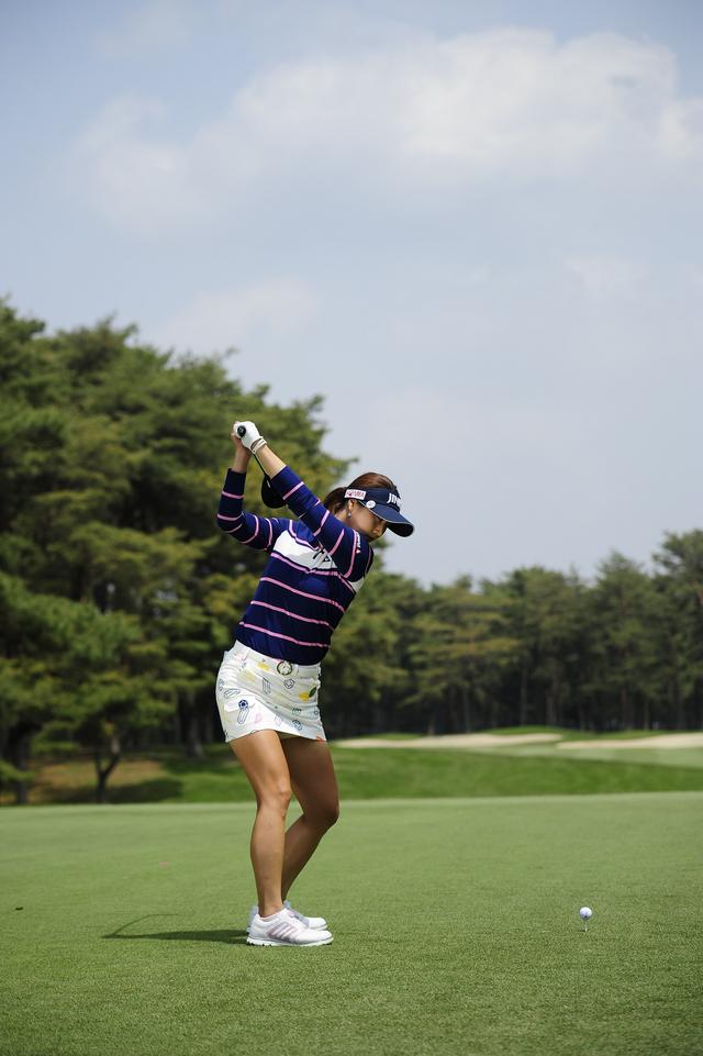画像21: ベタ足が強さの秘密! キム・ハヌルのドライバー【勝者のスウィング】