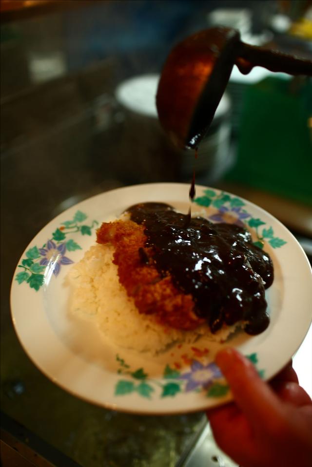 画像13: 【動画】今日はじめて「キッチン南海」でカツカレー食べたんですけど…