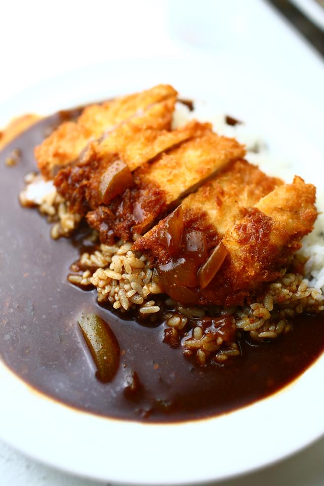 画像6: 【動画】今日はじめて「キッチン南海」でカツカレー食べたんですけど…