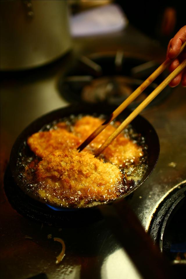 画像12: 【動画】今日はじめて「キッチン南海」でカツカレー食べたんですけど…