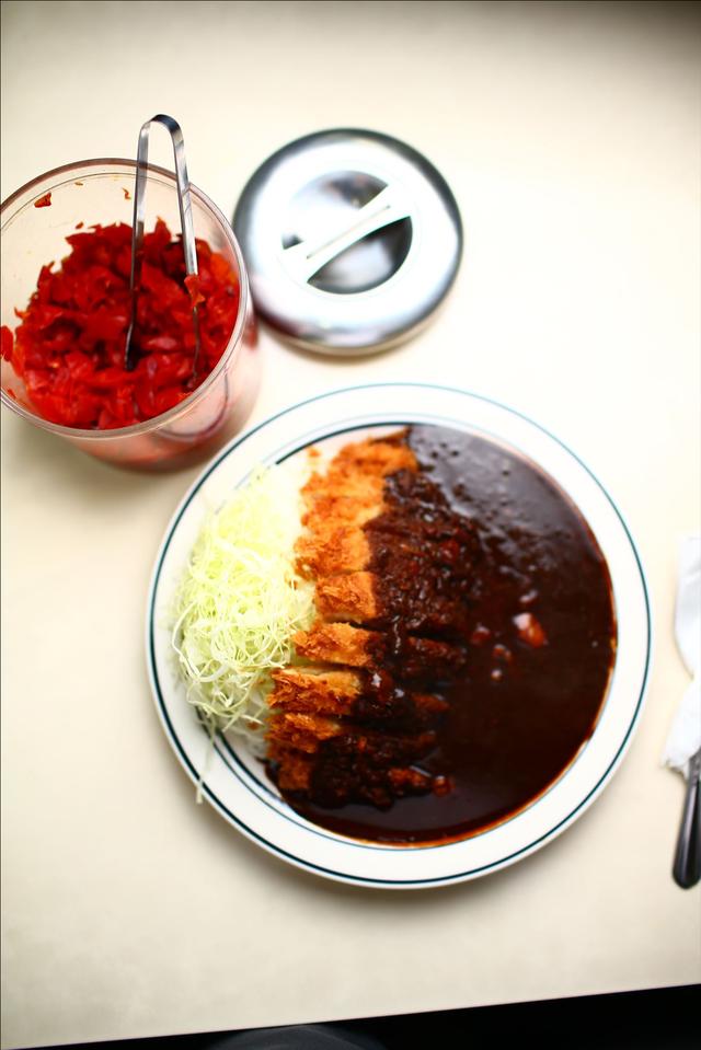 画像5: 【動画】今日はじめて「キッチン南海」でカツカレー食べたんですけど…