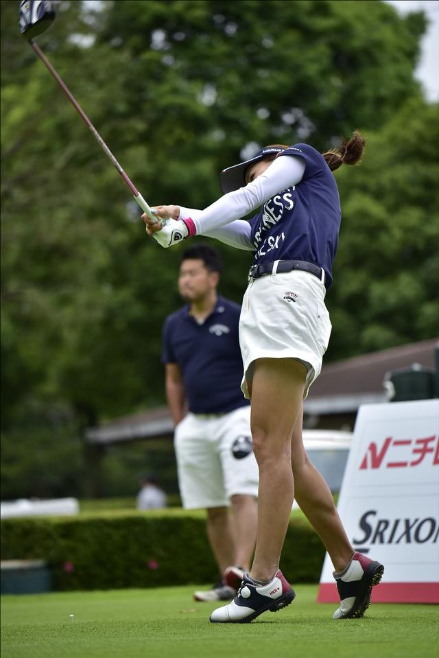 画像: 左足を伸ばす動きと直結
