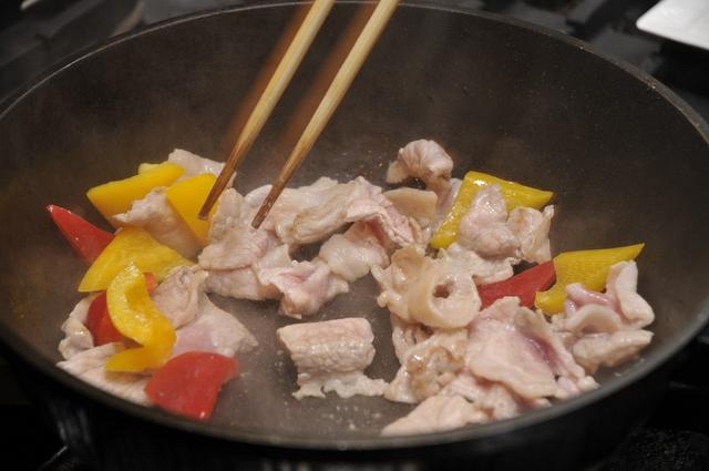 画像: 肉に火が通るまで