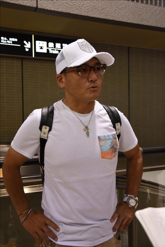 画像: 【がんばれ!ニッポン】えっ!?丸山ヘッドコーチ
Tシャツでリオ入り?
オリンピック出国会見