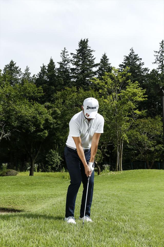 画像: ボールを右に置き