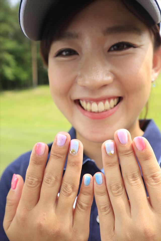 画像4: 香妻琴乃が
「アッタスパンチ」に
興味津々