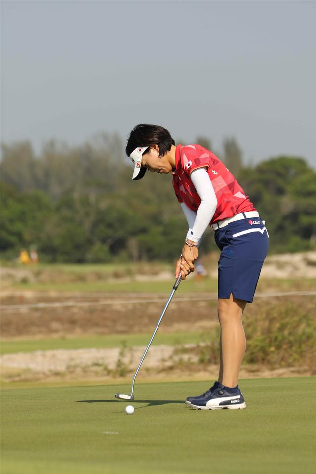 画像1: 【リオ五輪女子ゴルフ速報】大山も野村もメダル圏内!(^^)!丸山コーチの教えが効いた⁉︎