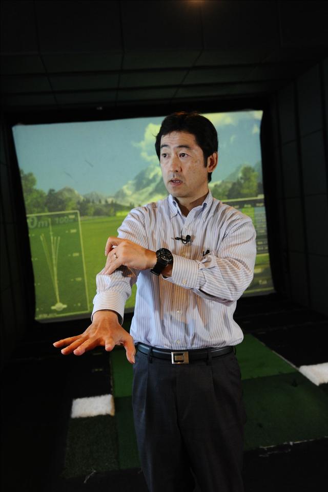 画像: 緊張すると手首が硬くなる