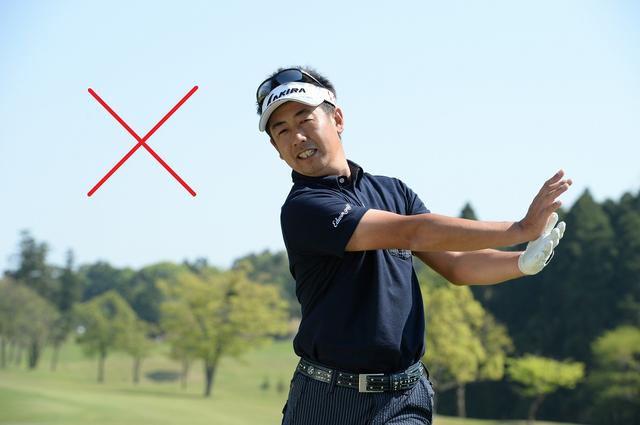 画像4: 高打ち出し、低スピンの″放物線″弾道『ドロ~ンボール』。ぶ厚い当たりになるには、ヘッドのトウを立ててみよう!