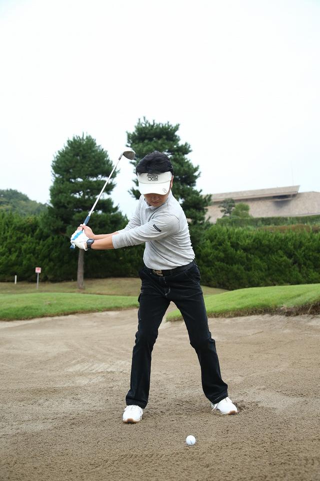 画像1: ピン近バンカー攻略法!アゴが低ければ上からドンがカンタンです