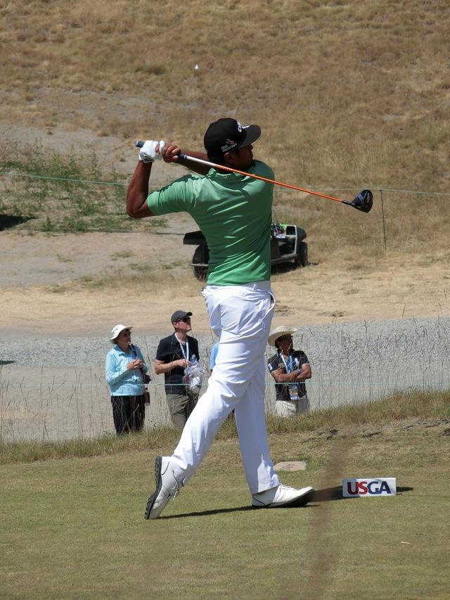 画像14: PGAの飛ばし屋!トニー・フィナウのスウィングを解説