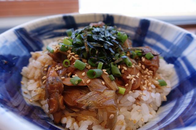 画像: あさり丼(みそ汁付) 880円