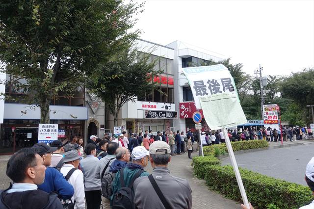 画像: 朝:最寄駅、入間市駅に長蛇の列が!