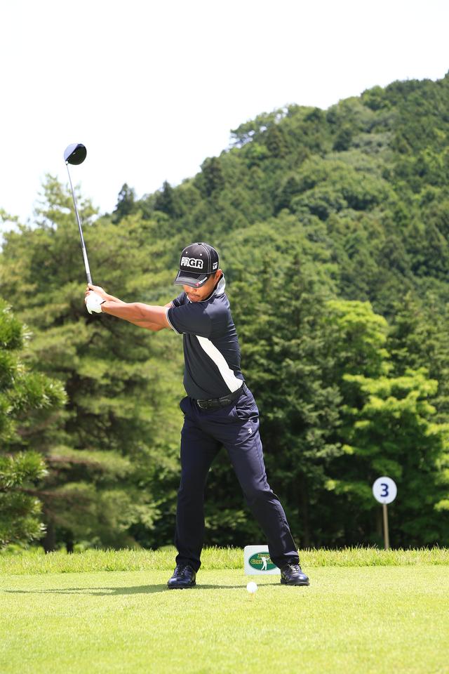 画像5: 小平智の、飛んで曲がらない「右軸スウィング」【勝者のスウィング】