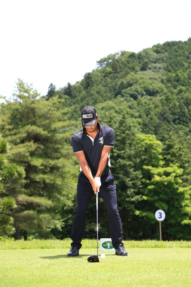 画像1: 小平智の、飛んで曲がらない「右軸スウィング」【勝者のスウィング】