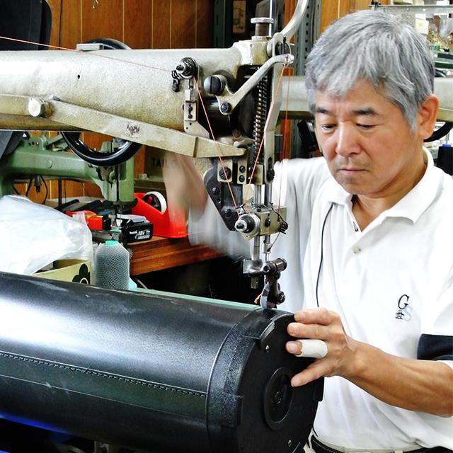 画像: キャディバッグ製作の様子