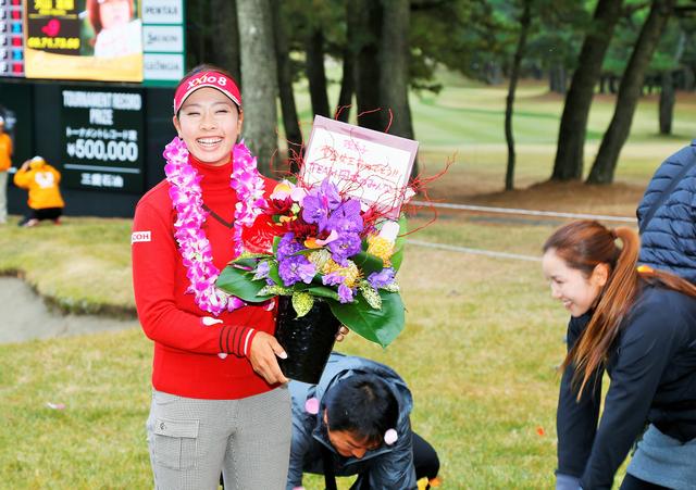 画像: 2013年は、横峯さくらとの賞金女王争いが最終戦「LPGAツアーチャンピオンシップリコーカップ」までもつれたが、130万円差で逃げ切った。