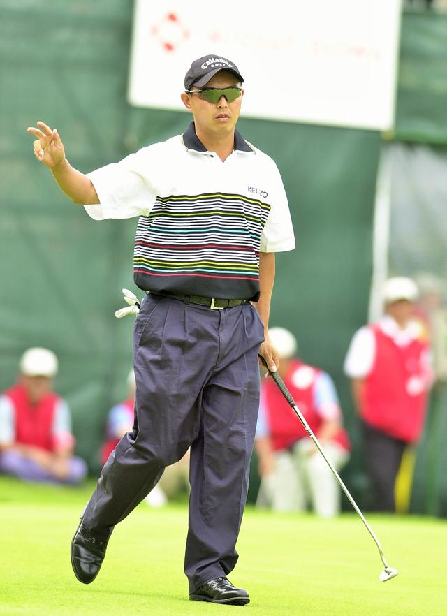 画像: 2002年「よみうりオープン」で自身初の完全優勝を果たす。この年は自身初の賞金王にも輝いた。