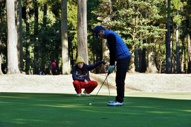 画像: ショートコース選手権も親子で参戦している「田中善郎・貴羽」ペアも無難に予選を通過