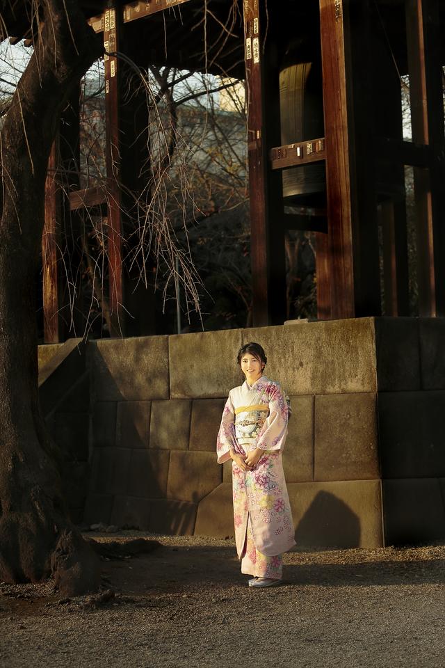 画像: 美しい黒髪に、和服がよく似合っています