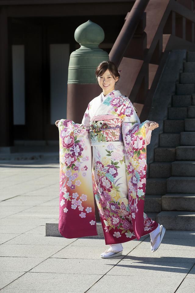 画像: 振袖にちょっとはしゃいでいました