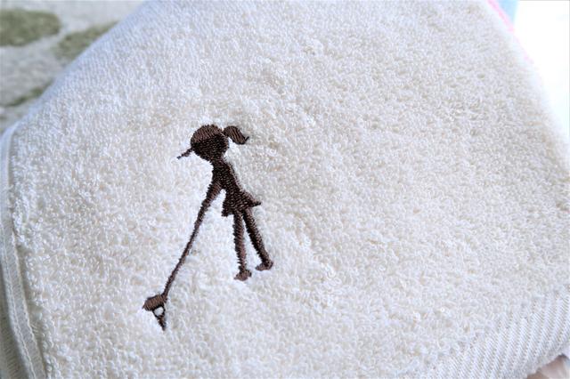 画像: 女子ゴルファーの刺繍がまたカワイイ