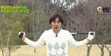 画像: 鏡の前に立ちチェックしていきましょう!まずは姿勢を正してクラブを担ぐ