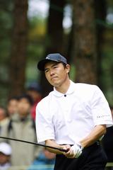 画像: 2001年「ダンロップフェニックス」で優勝した横尾要。このとき、ギャラリーは4日間で4万人を超えたという
