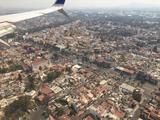 画像: 飛行機の窓から見たメキシコシティ