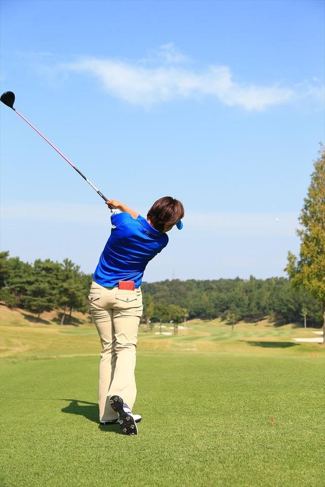 画像18: これは真似したい! 若林舞衣子の手打ちにならない“フォールダウン”【勝者のスウィング】