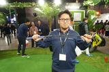 画像: パター用カーボンシャフトの説明をしてくれた藤倉ゴム工業広報担当の甲斐哲平さん