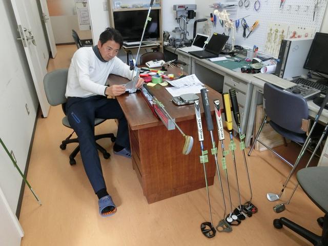 画像: 日本獣医生命科学大学の濱部教授。動作解析の専門家であり、パッティングの転がりを研究テーマのひとつとしている