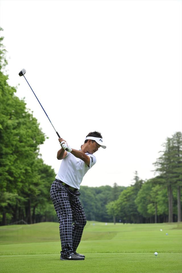 画像6: クラブを振る面が見える!? 久保谷健一のオンプレーンスウィング【勝者のスウィング】