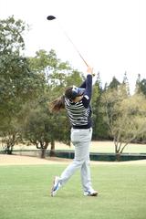 画像18: 吉田弓美子のコック少なめ“タメない高弾道”を見習おう【勝者のスウィング】
