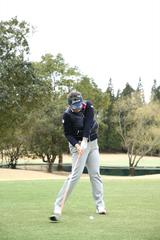 画像15: 吉田弓美子のコック少なめ“タメない高弾道”を見習おう【勝者のスウィング】