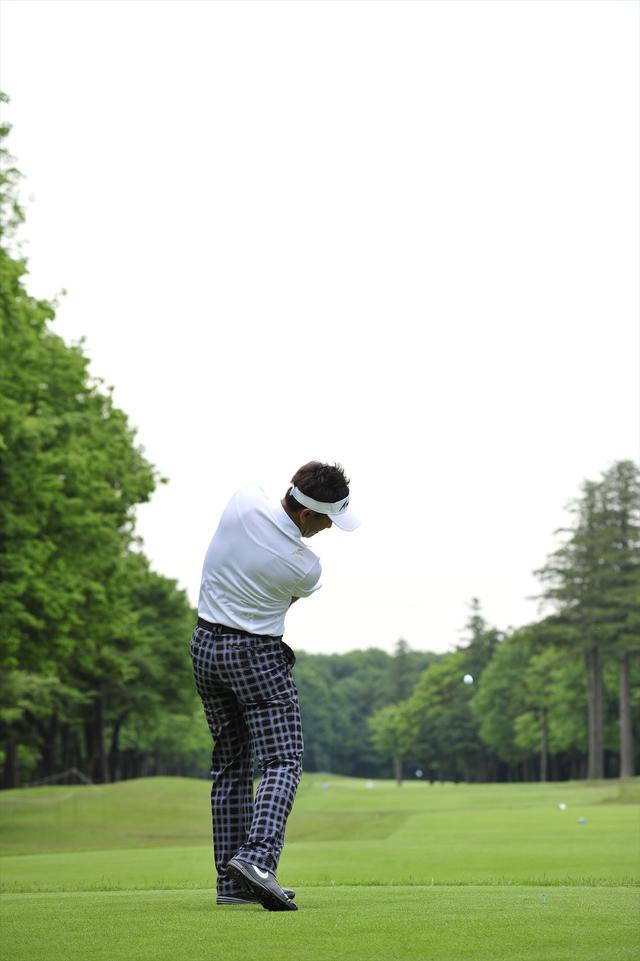 画像11: クラブを振る面が見える!? 久保谷健一のオンプレーンスウィング【勝者のスウィング】