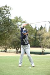 画像10: 吉田弓美子のコック少なめ“タメない高弾道”を見習おう【勝者のスウィング】