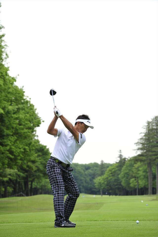 画像8: クラブを振る面が見える!? 久保谷健一のオンプレーンスウィング【勝者のスウィング】