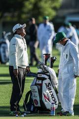画像: 2017年マスターズで語り合う松山とキャディの進藤氏