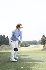 画像2: 飛距離と安定感を生む、鈴木愛の「不動の右サイド」【勝者のスウィング】