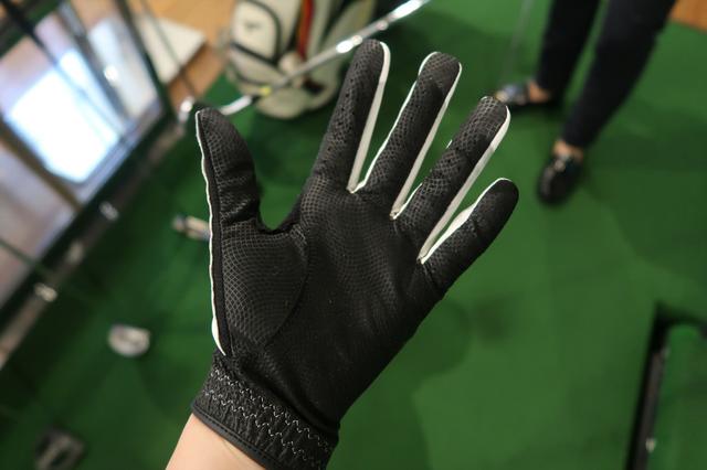 画像: メンズもレディスも右手の展開もある