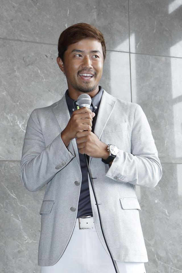 画像: 腕にはもちろんゼニス!