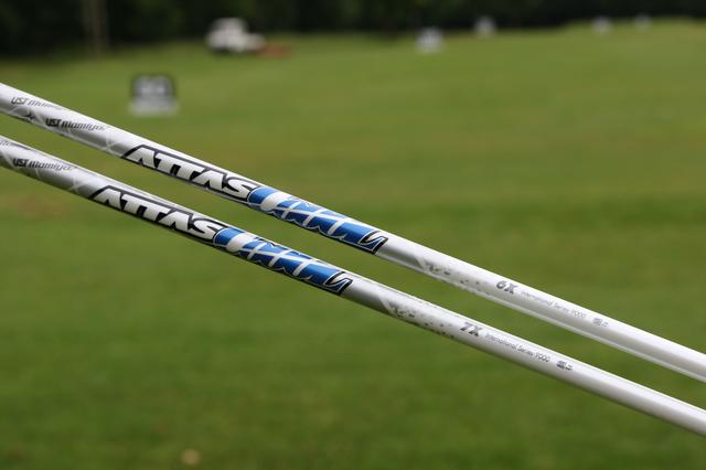 画像: 白地に青の塗装がまさに“クール”だ。ATTAS CoooLの6X(上)と7X(下)