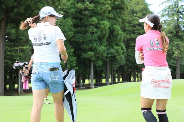 画像: 1番のティグラウンドでちょっと驚く2人