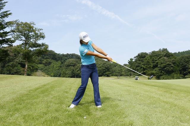 画像: 腕主体で、ビュっとヘッドを走らせる