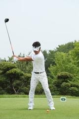 画像8: 宮本勝昌の飛んで曲がらない「立て立て」スウィング【勝者のスウィング】