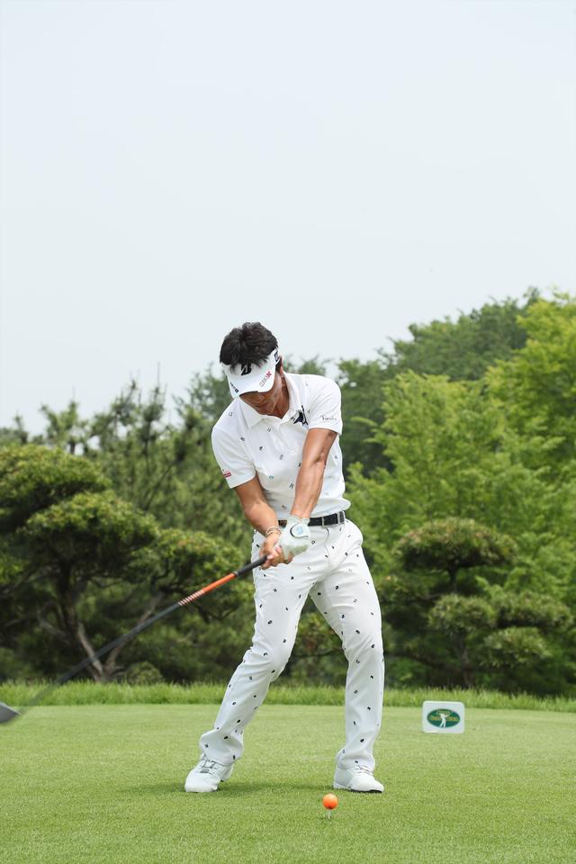 画像19: 宮本勝昌の飛んで曲がらない「立て立て」スウィング【勝者のスウィング】